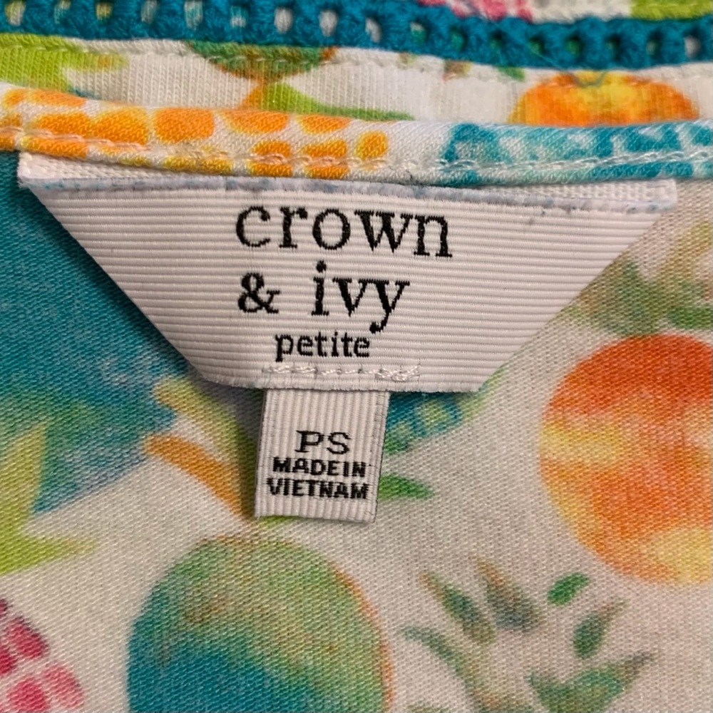 Crown & Ivy Pineapple Print Sleeveless Top-Size Sm - Picture 2 of 7